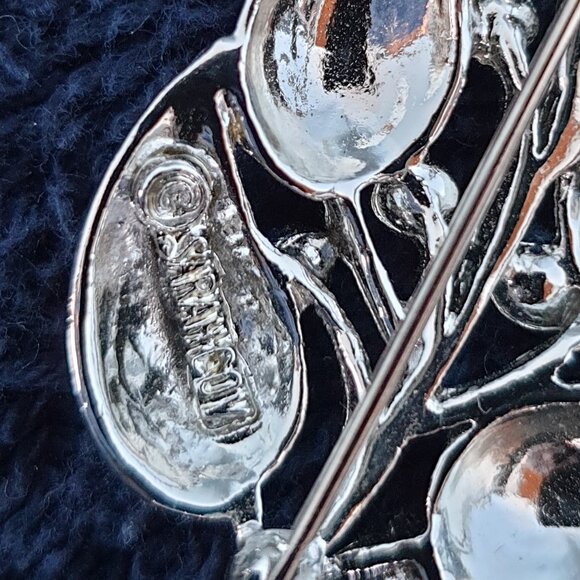 Vintage Sarah Coventry Silver-Tone Leaf Brooch – Like New! - Picture 9 of 10